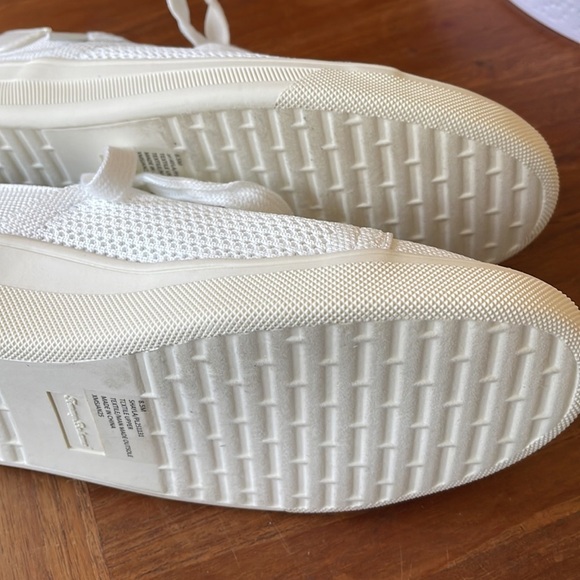 New Tommy Bahama White Knit Women's Sneakers Size 8.5 - Picture 3 of 6